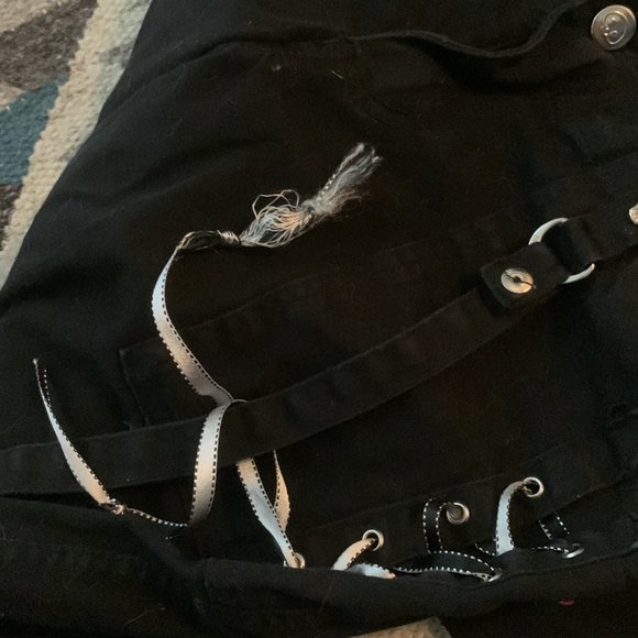 Skelanimals size 15 bunny patch shorts. bunny hardwear, long straps along side - Picture 6 of 9